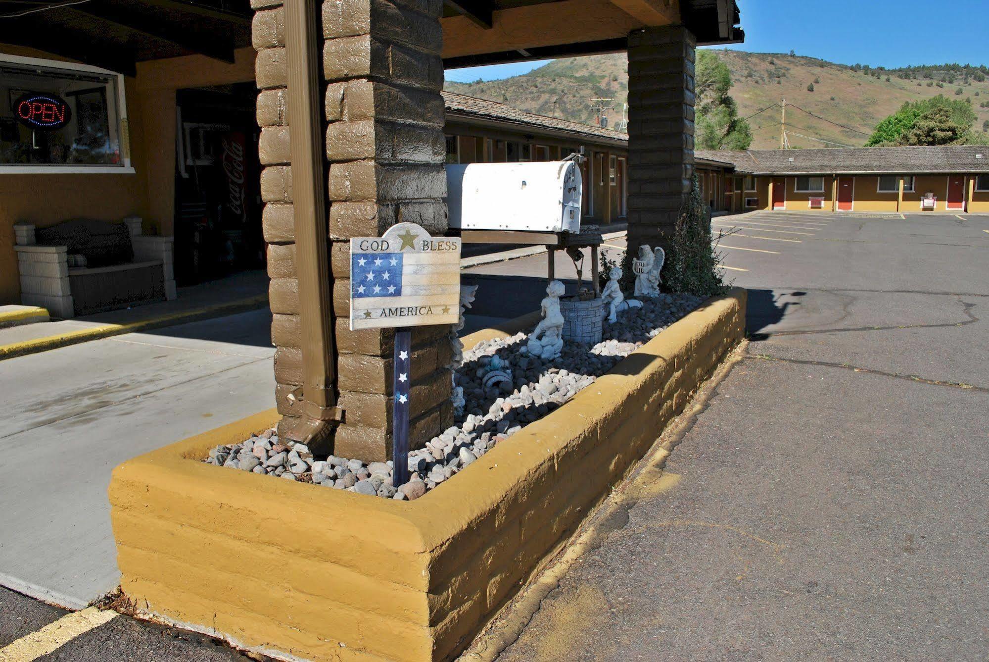 Oregon Motel 8 And Rv Park Klamath Falls Exterior foto