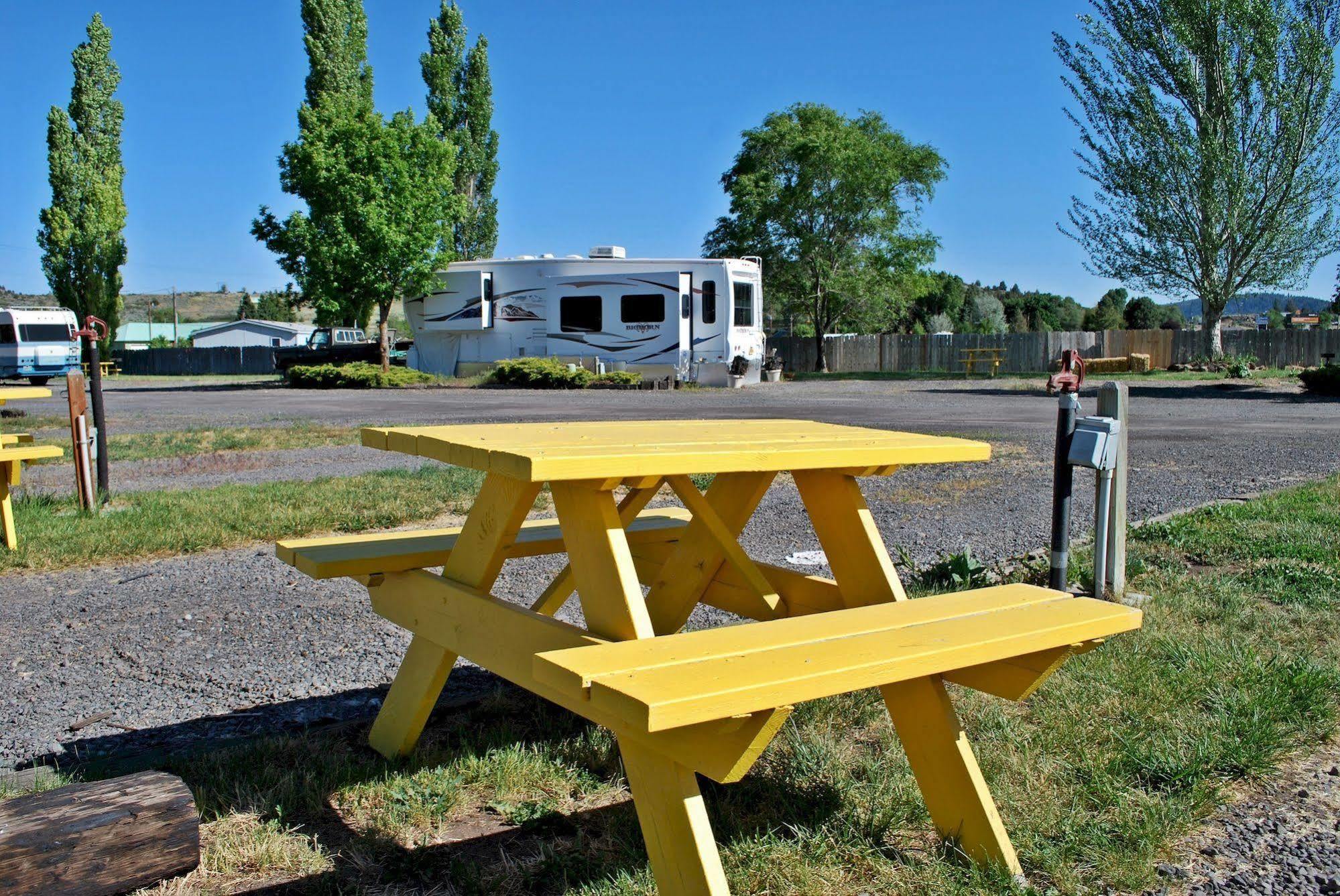 Oregon Motel 8 And Rv Park Klamath Falls Exterior foto
