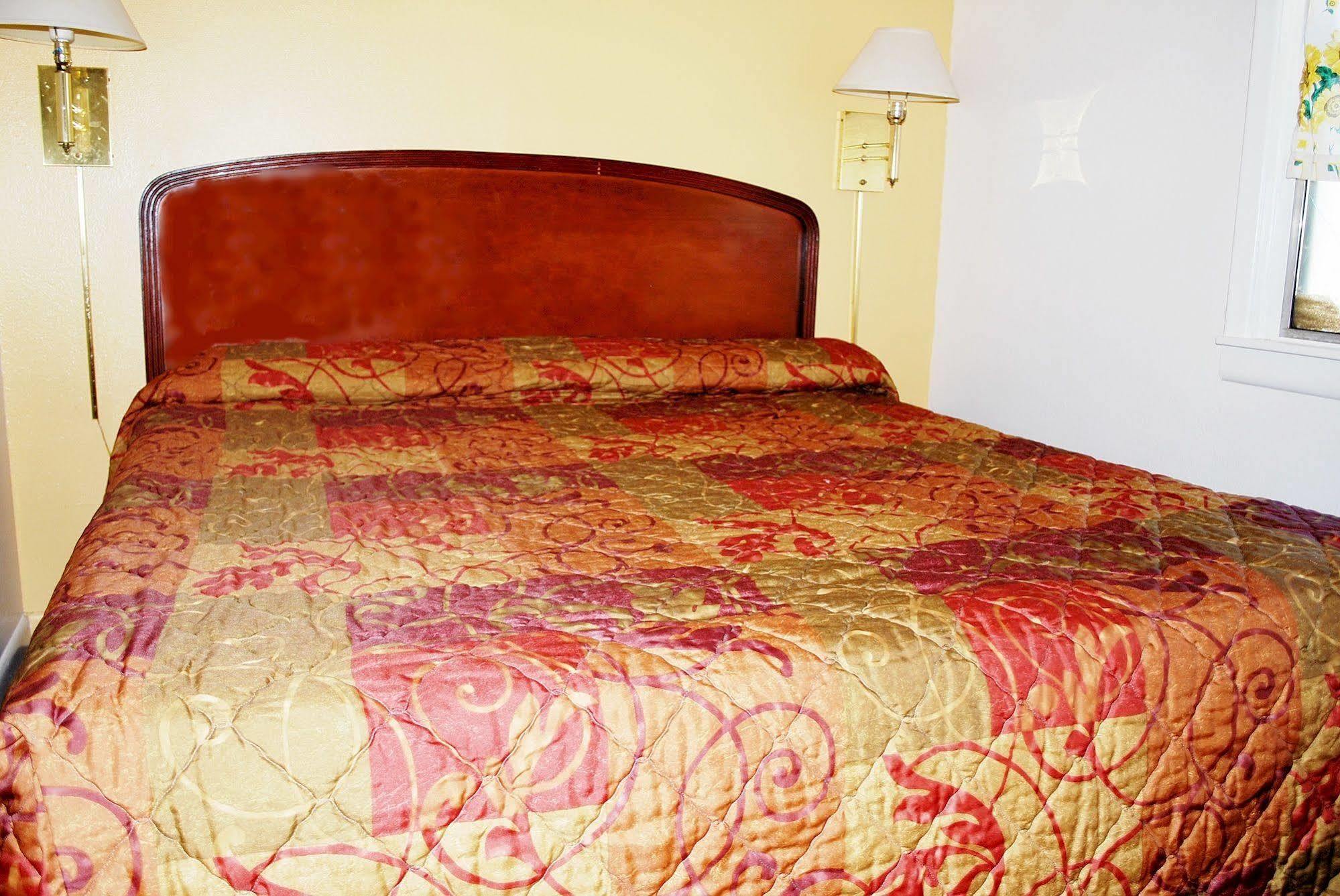 Oregon Motel 8 And Rv Park Klamath Falls Exterior foto