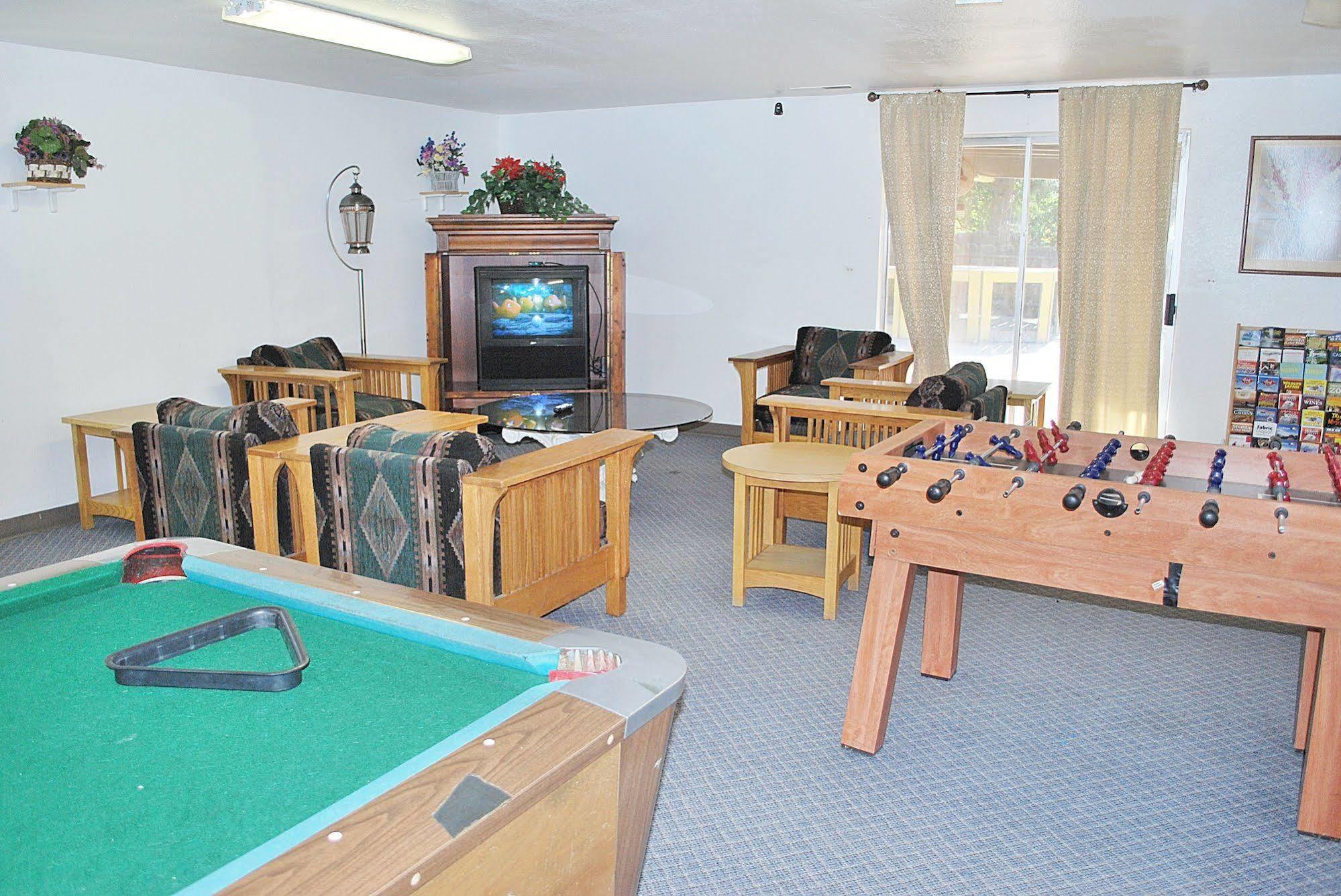 Oregon Motel 8 And Rv Park Klamath Falls Exterior foto