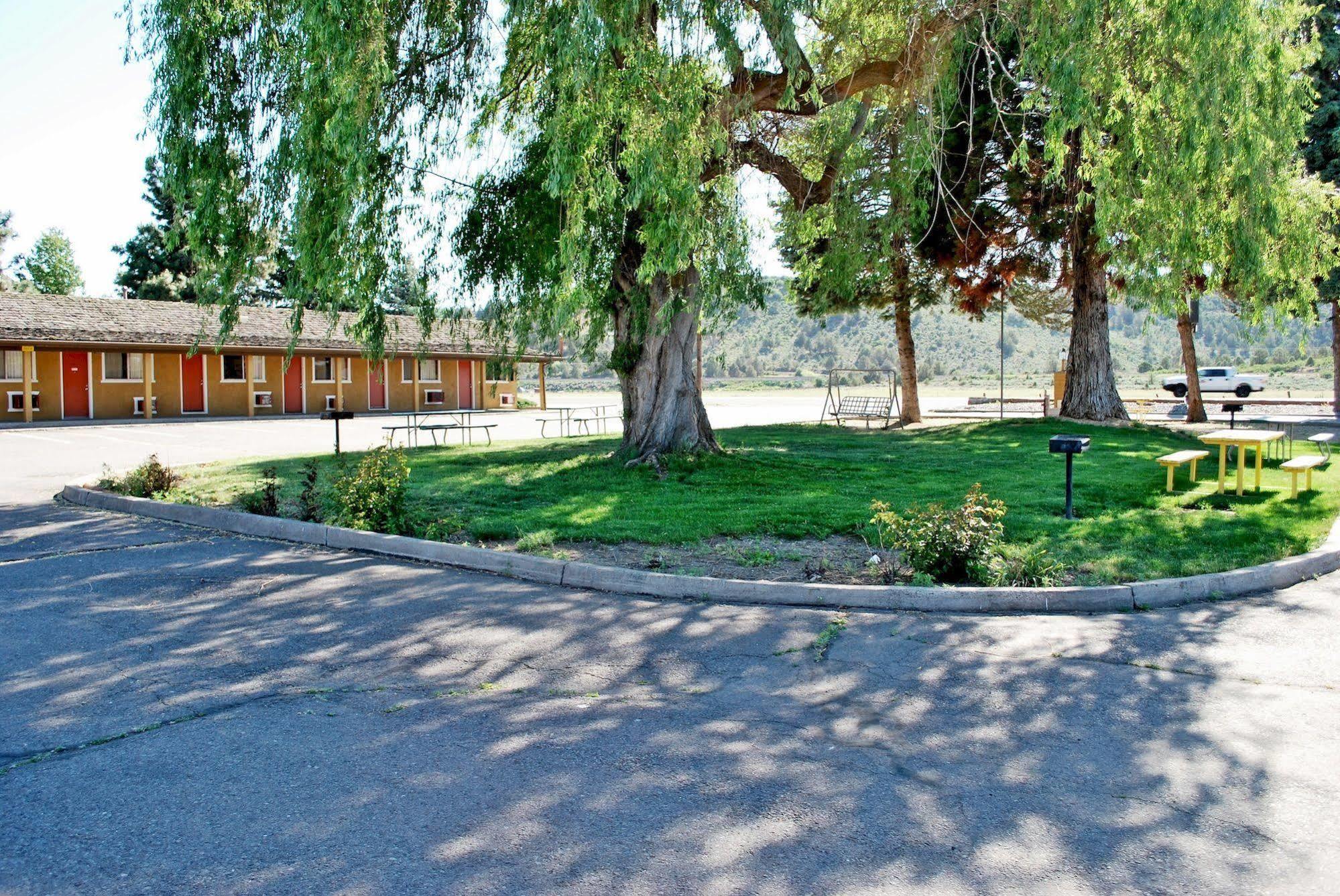 Oregon Motel 8 And Rv Park Klamath Falls Exterior foto
