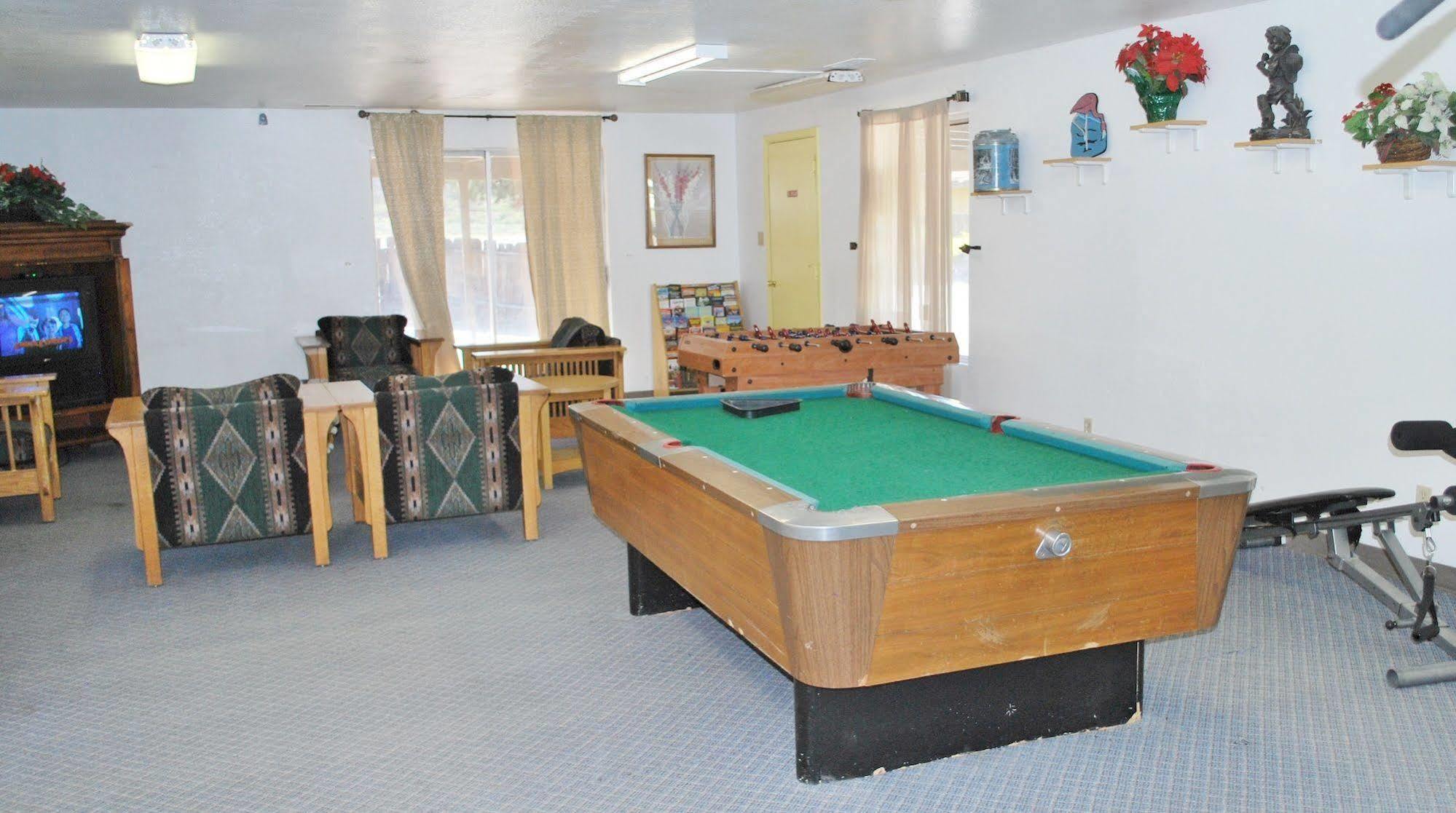Oregon Motel 8 And Rv Park Klamath Falls Exterior foto