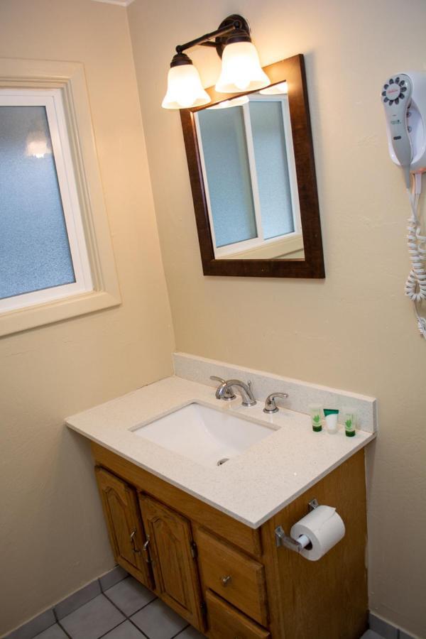 Oregon Motel 8 And Rv Park Klamath Falls Exterior foto